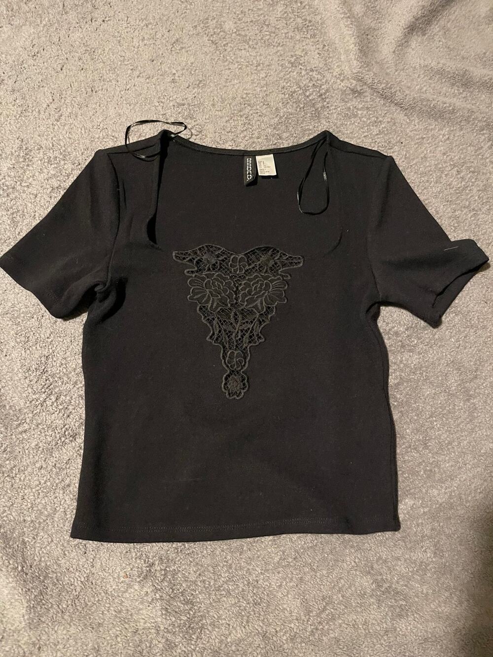 Womens Top S Black Short Sleeve Square Neck Lace Applique Knit Pullover Casual